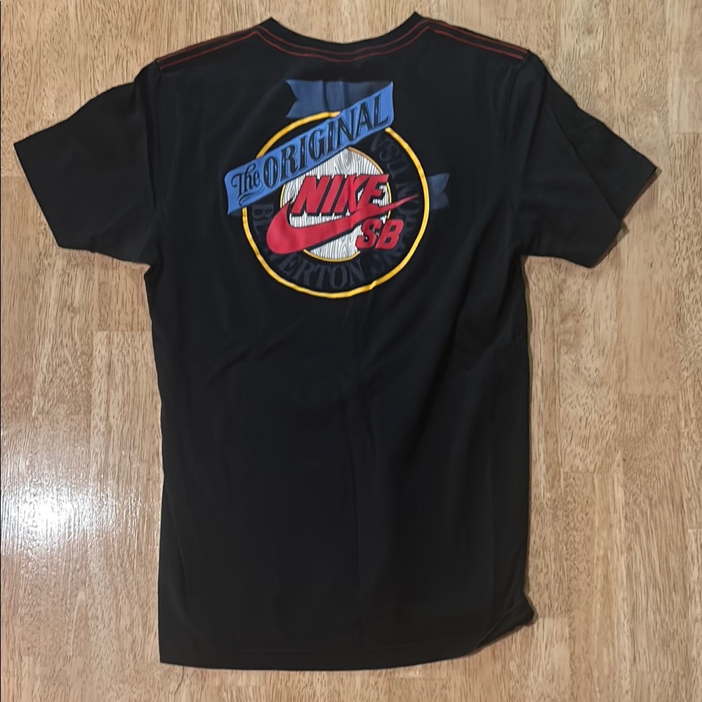 Nike sb tee